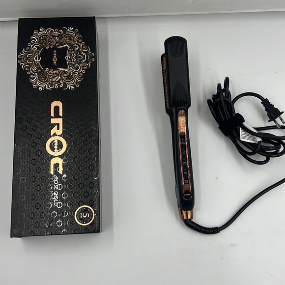 Croc Rose Gold Titanium 1.5'' Flat Iron Open.Box Gently used looks like New - Picture 2 of 5